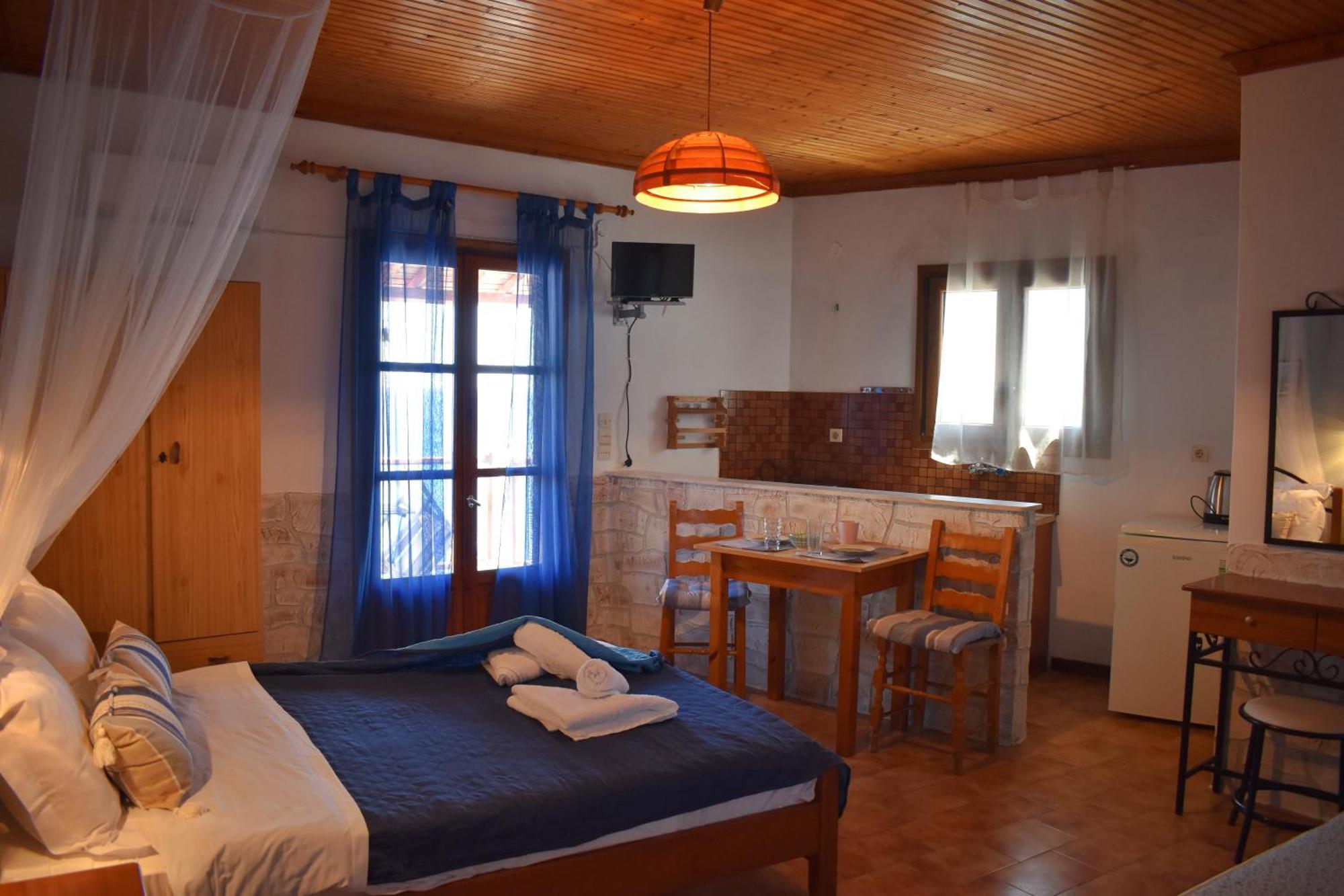 Kastro Studios Skopelos Town Room photo