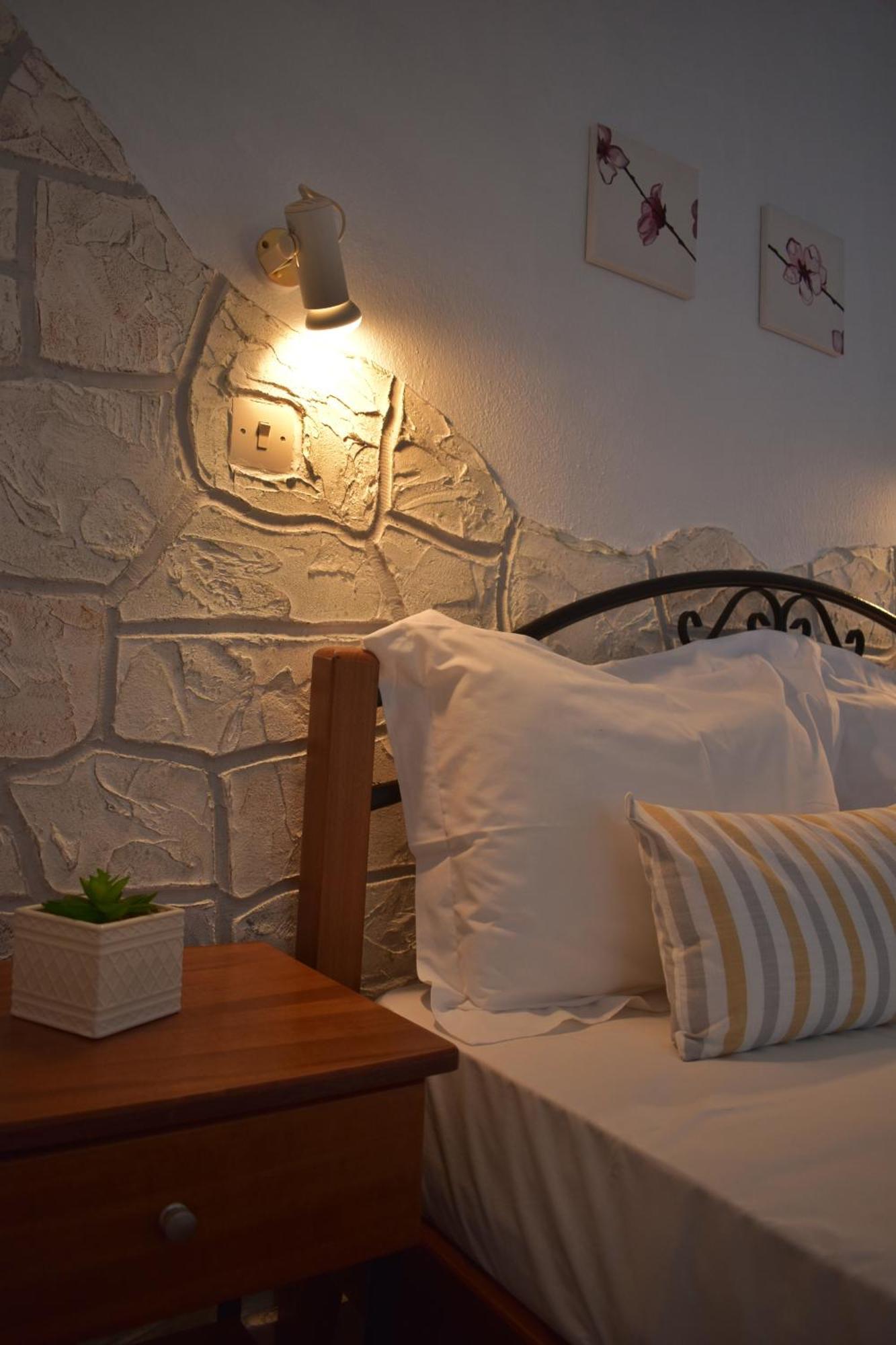 Kastro Studios Skopelos Town Room photo