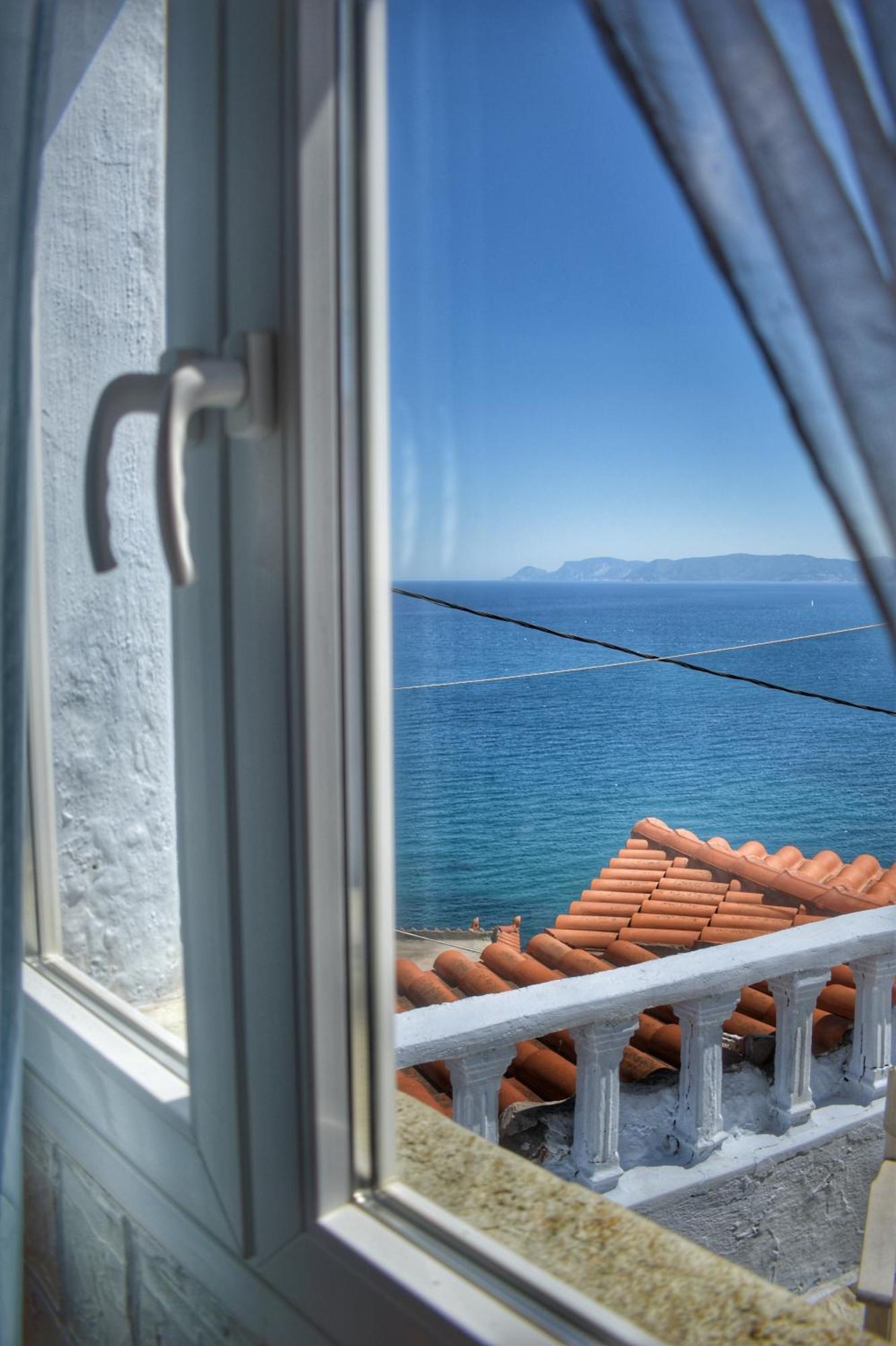 Kastro Studios Skopelos Town Room photo