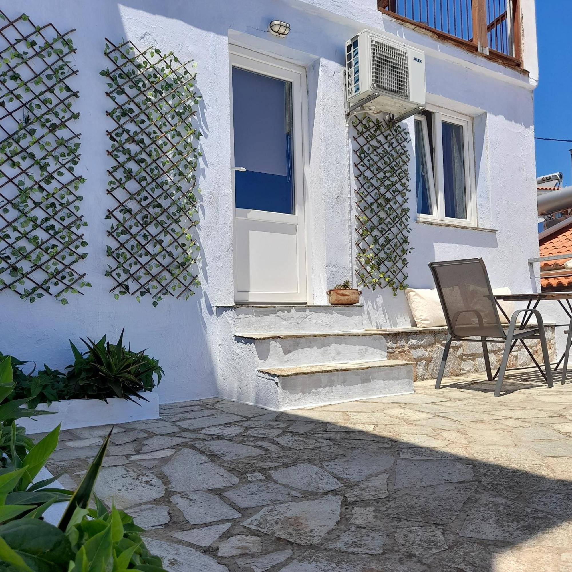 Kastro Studios Skopelos Town Room photo